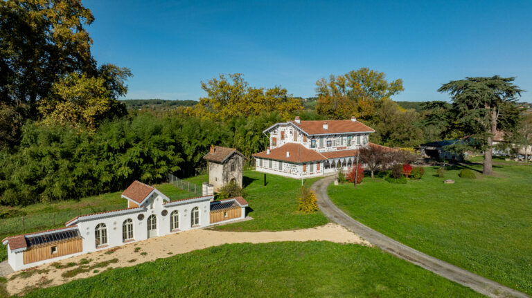 La maison aux assiettes – Domaine de Senelles (Bias, Lot-et-Garonne)